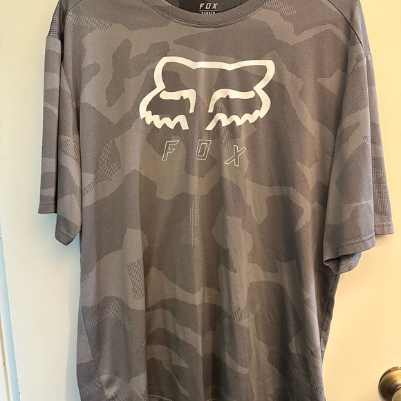 Fox Men's Short Sleeve Gray Camo Tee - Picture 1 of 2